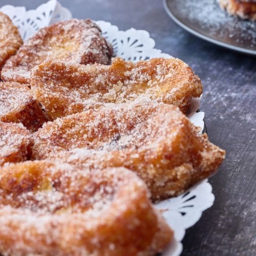 Rabanada de forno com canela 