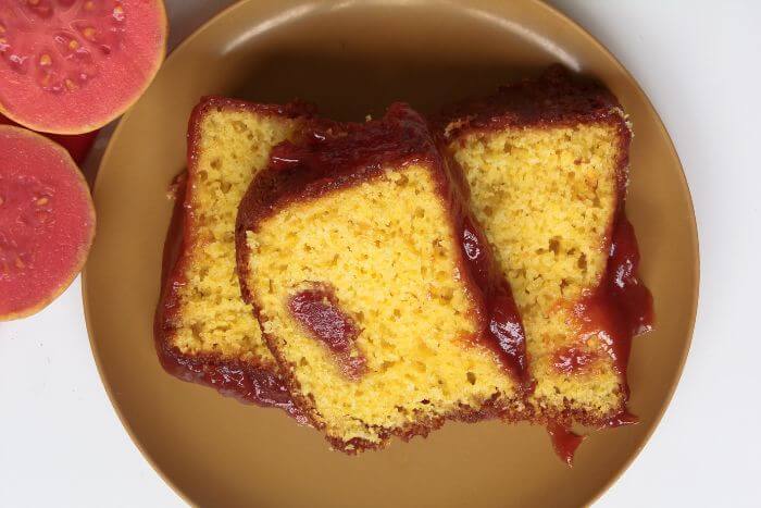 Como fazer bolo de fubá com goiabada