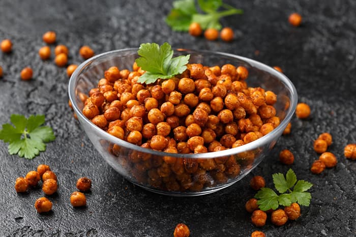 lanches para viagem: snack de grão de bico crocante