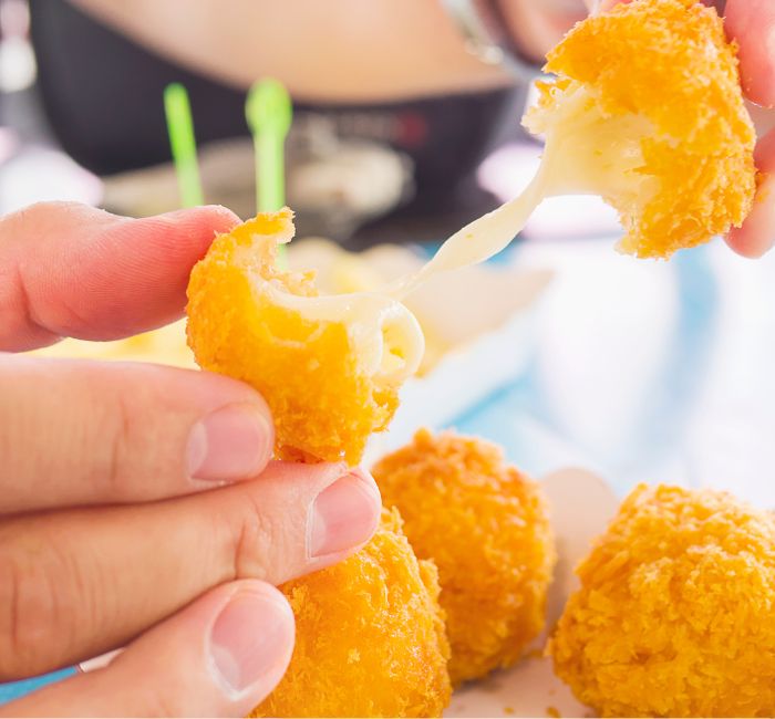 Bolinha de queijo.