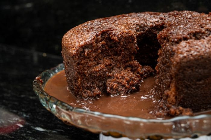 Bolo de chocolate fofinho e molhado